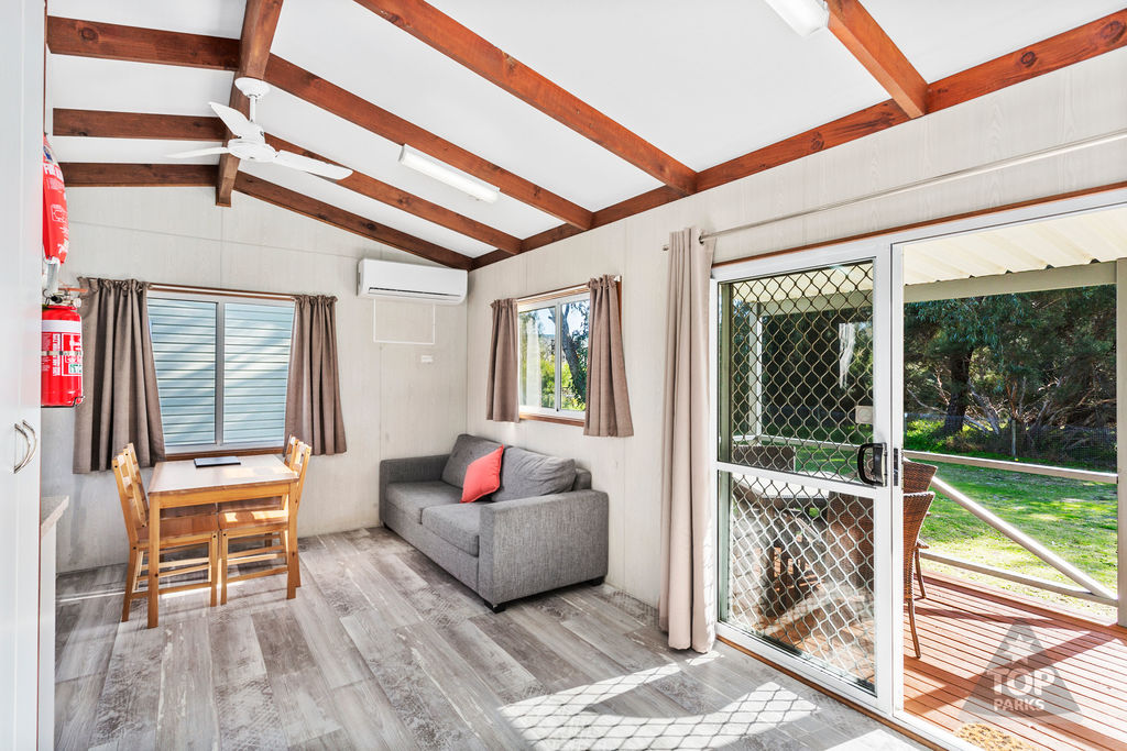 victor harbor beachfront holiday park cabins